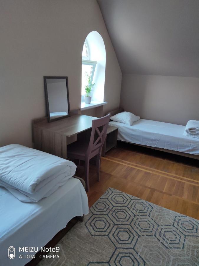 Pelican Guest House & Hostel Czernowitz Exterior foto
