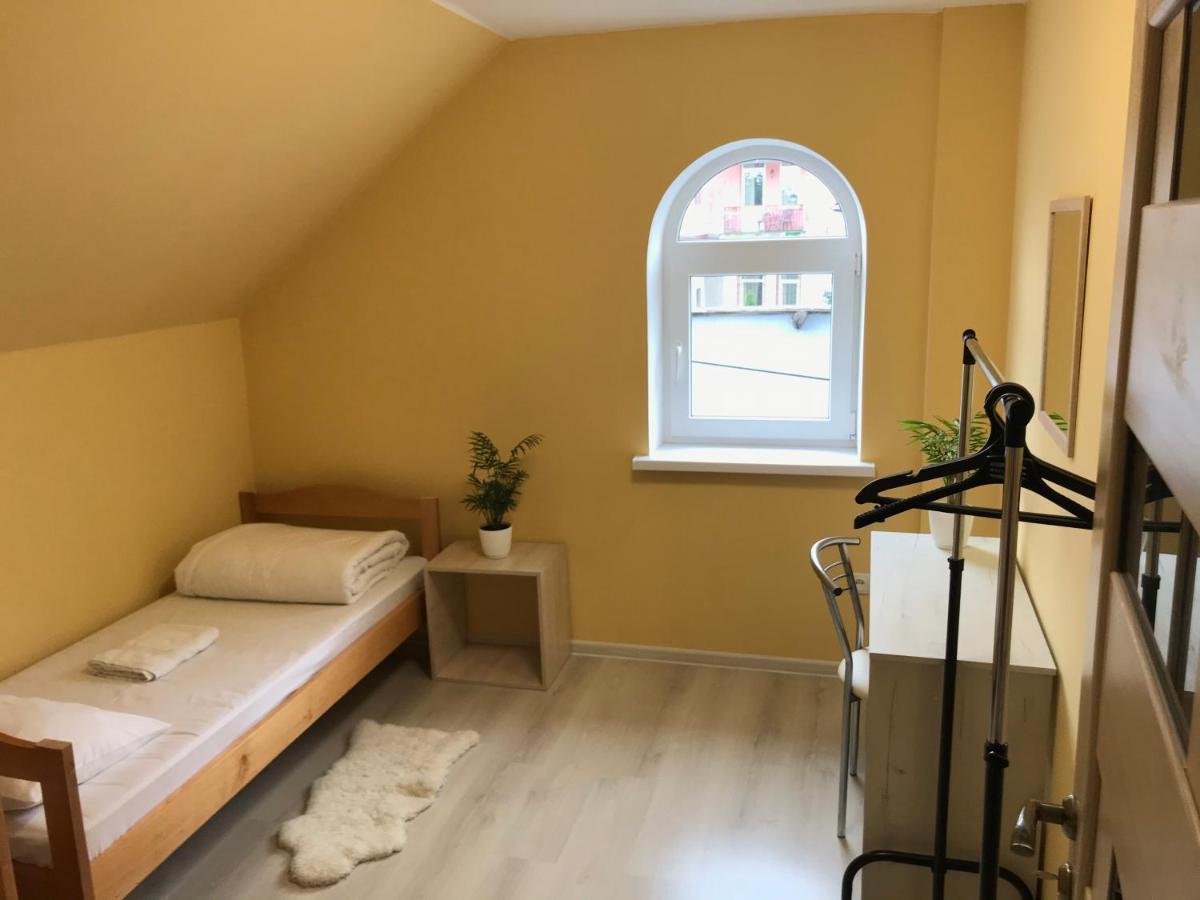 Pelican Guest House & Hostel Czernowitz Exterior foto